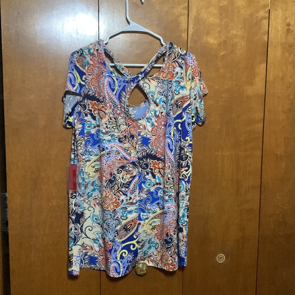 CYRUS- Short Sleeve / Criss Cross in Back Brightly Colored & Patterns Shirt - Picture 4 of 10